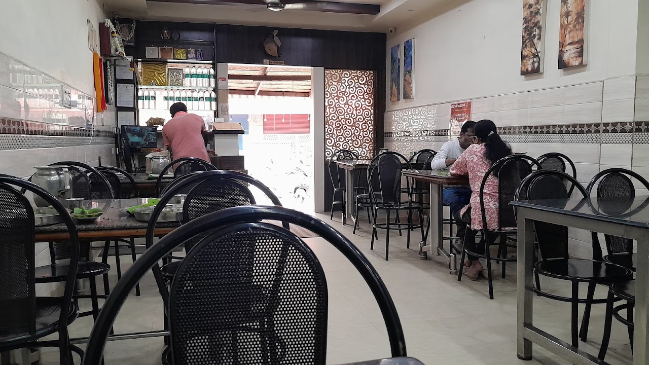 Gowdru hotel, photo 5 of 8 posted by diners