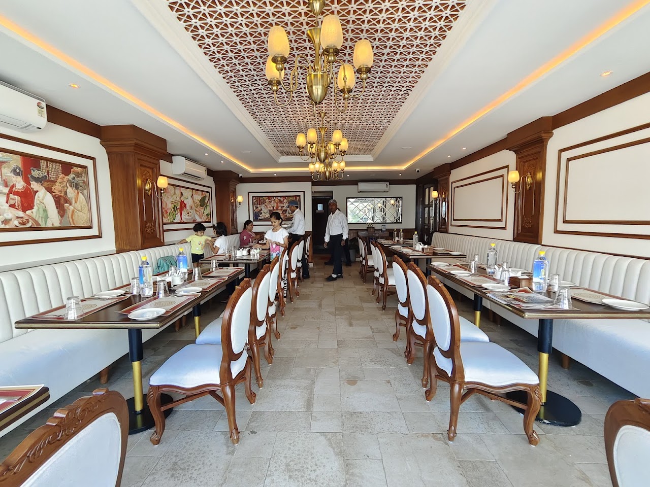 Hatari Since 1966 l Best Indo-Chinese Restaurant