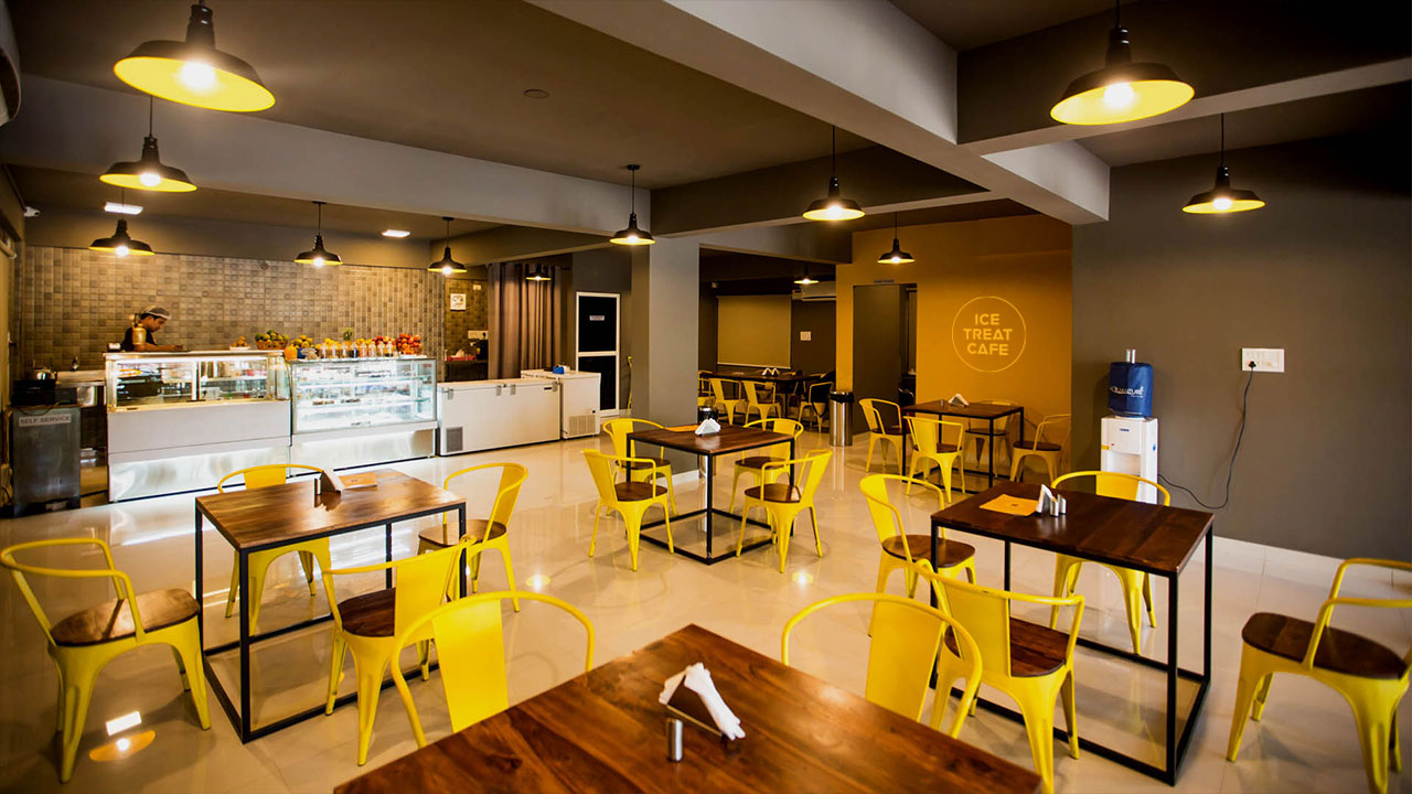Chicken Omelette at Ice Treat Cafe