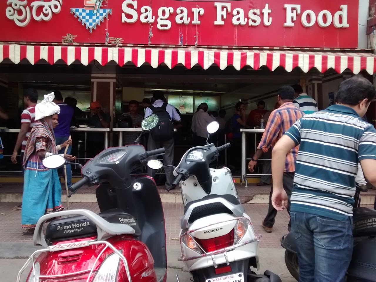 PARTY HALL SAGAR FAST FOOD KORAMANGALA, photo 6 of 8 posted by diners