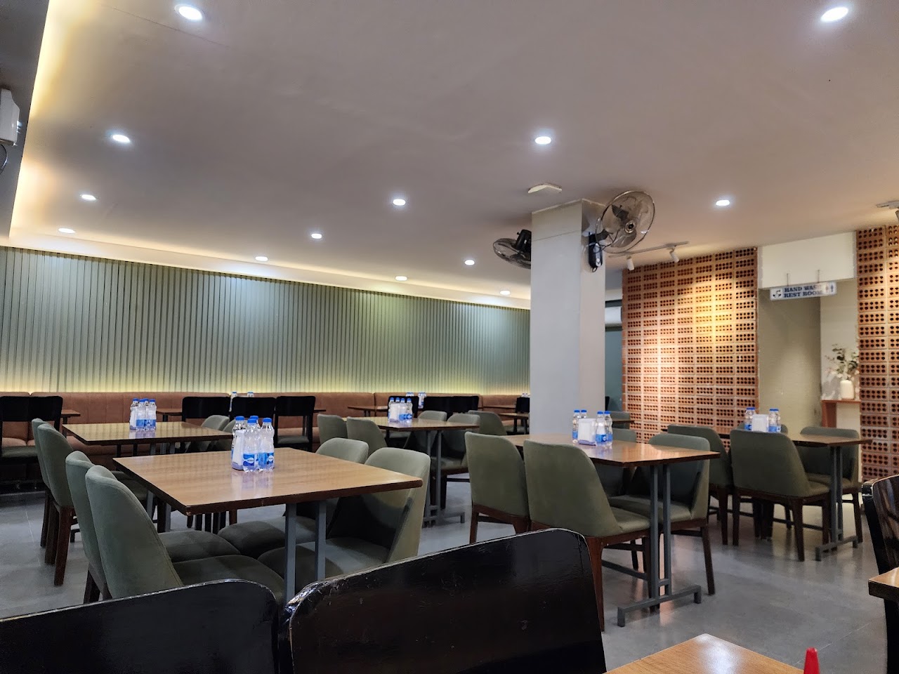 Royal Treat Multi Cuisine Restaurant – Best Biryani in Koramangala, Bangalore, photo 5 of 8 posted by diners