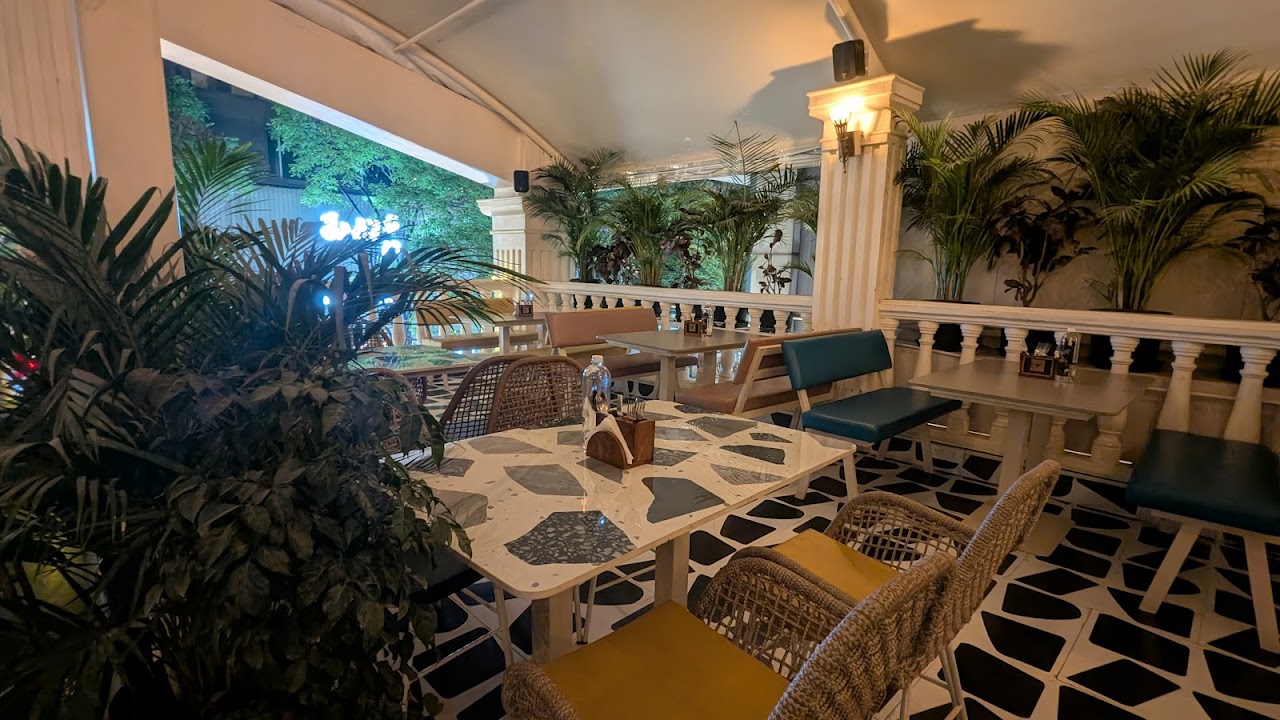SOMRAS BAR & KITCHEN photo 5